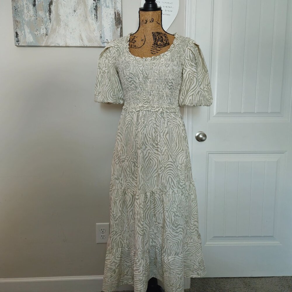 *SOLD*Moon Rives/Anthropologie Smocked Puff Sleeve Midi Dress Size S